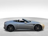 Used 2016 Ferrari California T image 4