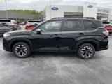 Used 2025 Subaru Forester Premium image 2