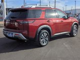 New 2025 Nissan Pathfinder SL image 2