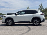 Used 2021 Nissan Rogue SV image 2