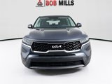 Used 2022 Kia Sorento LX image 2