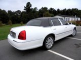 Used 2011 Lincoln Town Car Signature Limited image 5