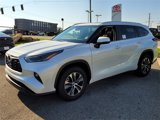 Used 2025 Toyota Highlander XLE image 3