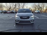 New 2025 Chrysler Pacifica Select image 2