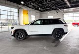 Used 2023 Jeep Grand Cherokee Limited w/ Black Appearance Package image 4