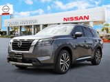 New 2025 Nissan Pathfinder Platinum image 2