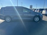 Used 2022 Chrysler Pacifica Touring-L image 2
