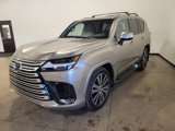 Used 2024 Lexus LX 600 4WD w/ Luxury Package image 4