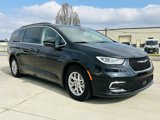 Certified 2022 Chrysler Pacifica Touring-L image 2