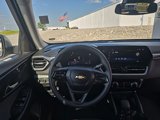 Used 2025 Chevrolet TrailBlazer LT image 2