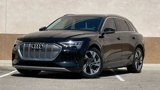 Used 2022 Audi e-tron Premium image 3