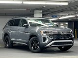 New 2026 Volkswagen Atlas Peak Edition image 2