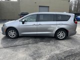Used 2017 Chrysler Pacifica Touring image 4