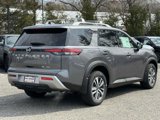 New 2025 Nissan Pathfinder SL image 4