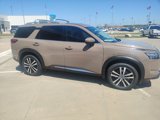 New 2025 Nissan Pathfinder Platinum image 4