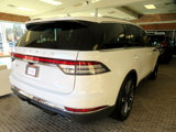 Used 2020 Lincoln Aviator Reserve w/ Equipment Group 202A image 4
