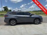 Used 2021 Toyota Highlander XLE image 2