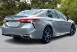 Used 2020 Toyota Camry SE image 2