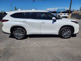 Used 2021 Toyota Highlander Platinum image 4