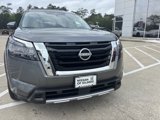 New 2025 Nissan Pathfinder Platinum image 2