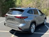 New 2025 Toyota Highlander Platinum image 5