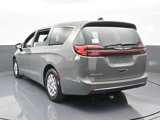 New 2025 Chrysler Pacifica Select image 4