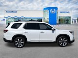 New 2025 Honda Pilot Touring image 2