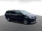 Used 2024 Toyota Sienna XLE image 2
