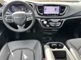 New 2025 Chrysler Pacifica Select image 4