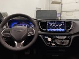 New 2025 Chrysler Pacifica Select image 5