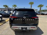 New 2025 Nissan Pathfinder Platinum image 5
