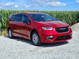 New 2025 Chrysler Pacifica Select image 2