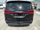 Used 2022 Chrysler Pacifica Touring-L image 4