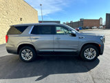 Used 2022 GMC Yukon SLT w/ SLT Premium Package image 5