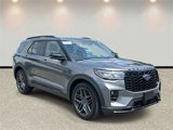 Used 2025 Ford Explorer ST image 3