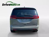 Used 2025 Chrysler Pacifica Limited image 6