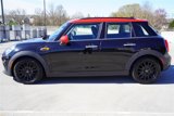 Used 2018 MINI Cooper 4-Door Hardtop image 2