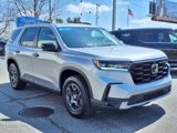Certified 2025 Honda Pilot TrailSport image 3