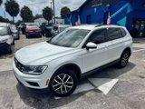 Used 2020 Volkswagen Tiguan SE image 2