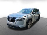 Used 2024 Nissan Pathfinder S image 2