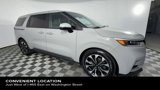 Used 2024 Kia Carnival EX image 2