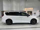 New 2025 Chrysler Pacifica Premium image 3