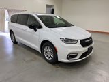 New 2025 Chrysler Pacifica Select image 2