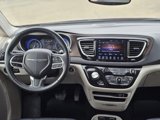 Used 2017 Chrysler Pacifica Touring-L image 2