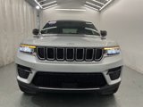 Used 2025 Jeep Grand Cherokee Laredo image 3
