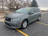 Used 2022 Chrysler Pacifica Touring-L image 3