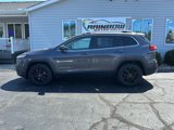 Used 2017 Jeep Cherokee Limited image 4