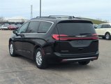 Certified 2022 Chrysler Pacifica Touring-L image 5