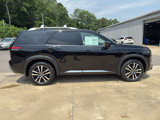 New 2025 Nissan Pathfinder Platinum image 2