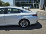 New 2025 Lexus ES 300h w/ Luxury Package image 4